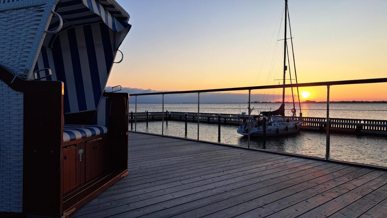 Hausboot Harmonie Hotel Stralsund Eksteriør billede